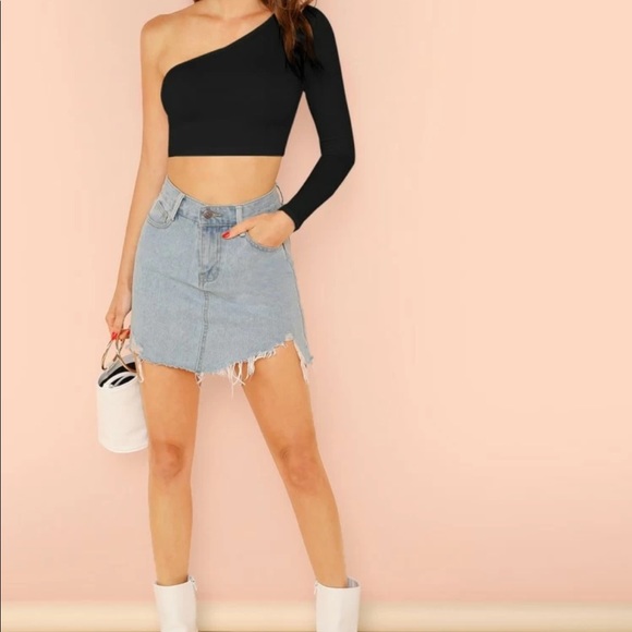 SHEIN Tops - One shoulder crop top black xs